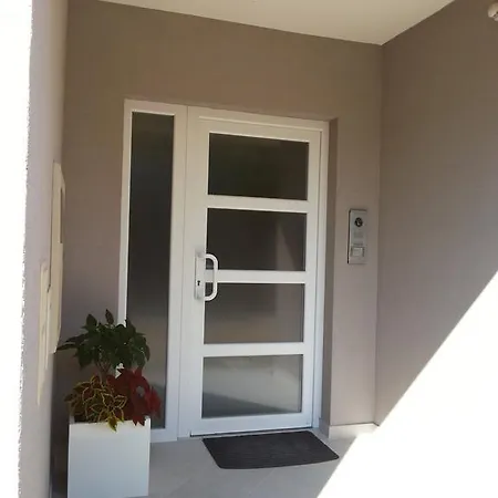 Levanat Apartment *